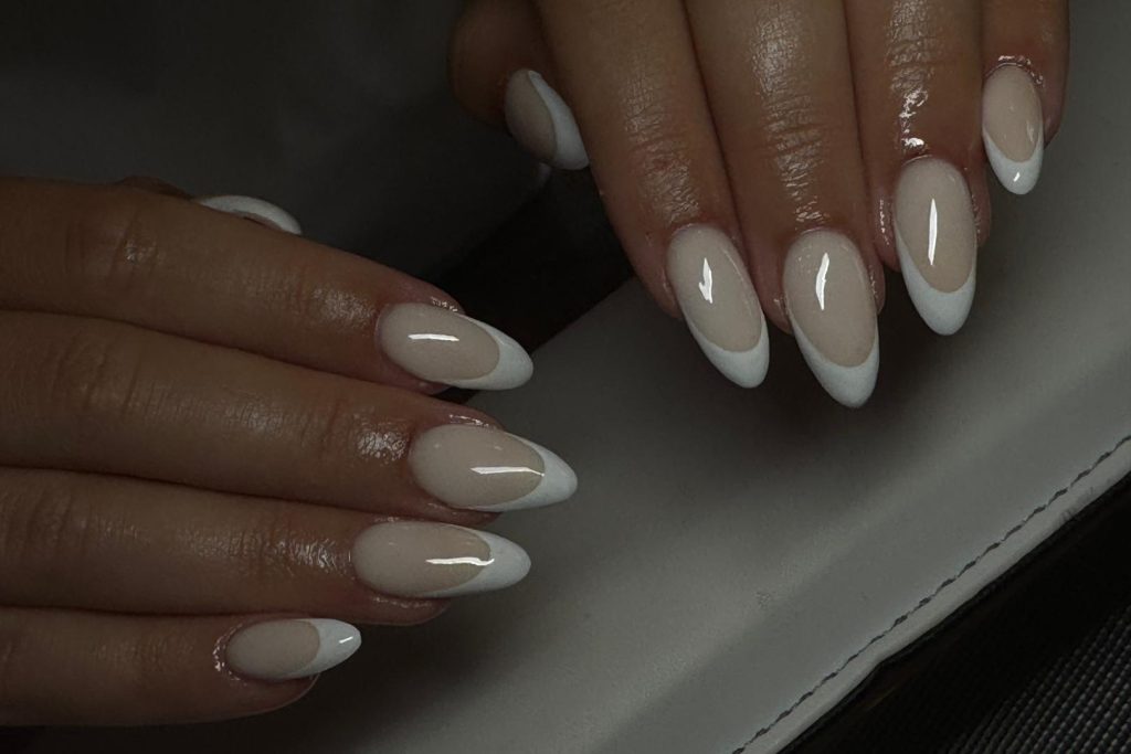 pose de capsules américaines, réalisée par LM Beauty, spécialiste de la pose d'ongles à valenciennes