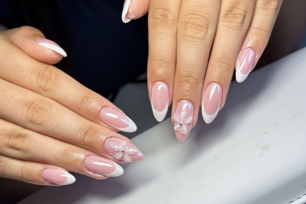 pose de capsules américaines, réalisée par LM Beauty, spécialiste de la pose d'ongles à valenciennes