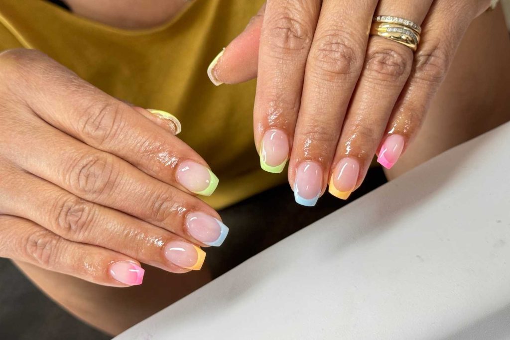 gainage sur ongles, réalisé par LM Beauty, spécialiste de la pose d'ongles à valenciennes