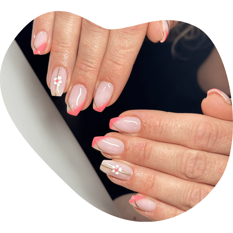 réalisation d'un gainage sur ongles à valenciennes